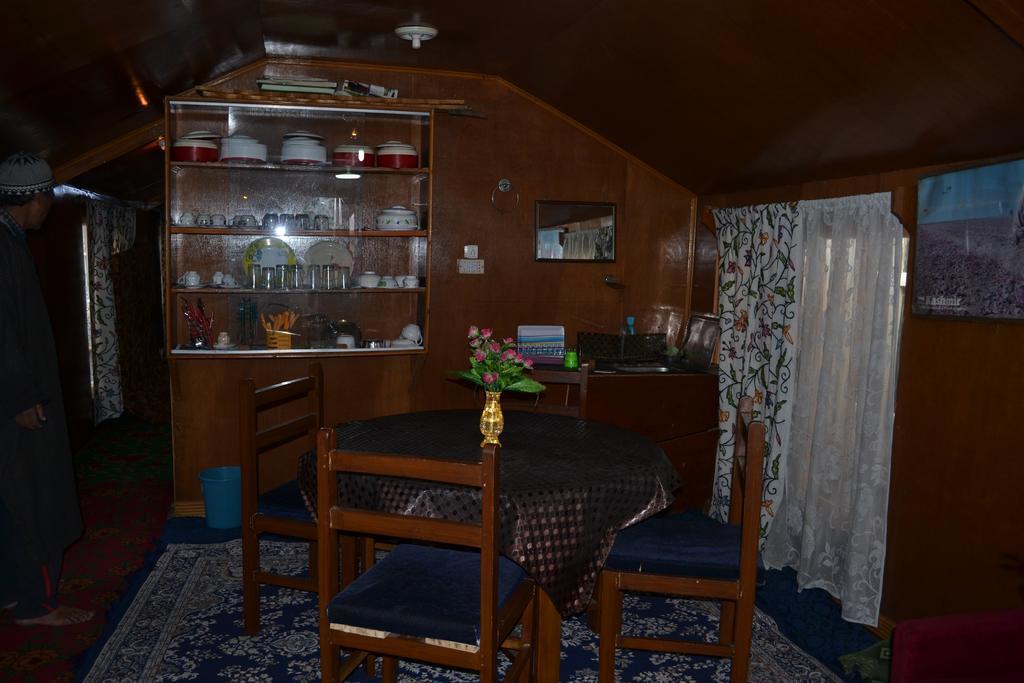 New Bombay Heritage Group Of Houseboats Srinagar (Jammu and Kashmir) Ngoại thất bức ảnh